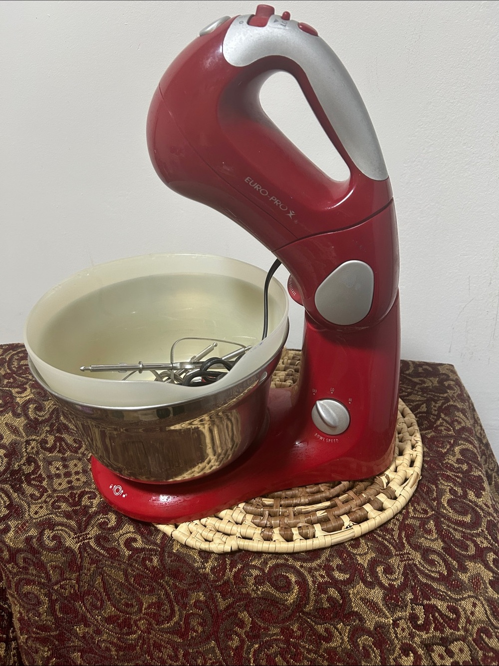 EURO-PRO Cake Stand Mixer with Stainless Steel Bowl .